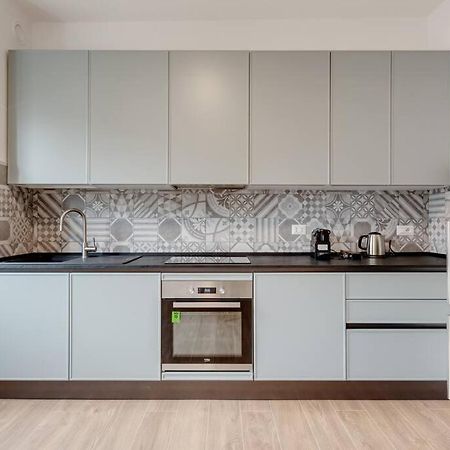 Easylife - Cozy & Comfy Apt In Design District Милано Екстериор снимка