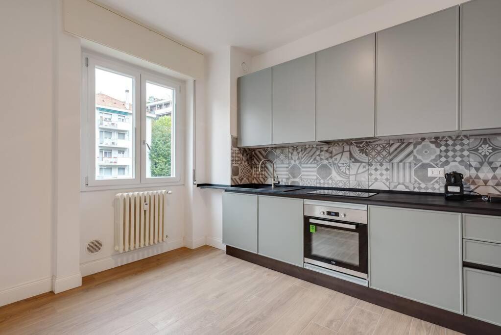Easylife - Cozy & Comfy Apt In Design District Милано Екстериор снимка
